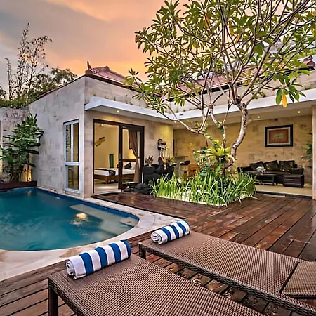 Villa Astarta , Canggu, 5 Mins To Berawa Beach Newly Renovated