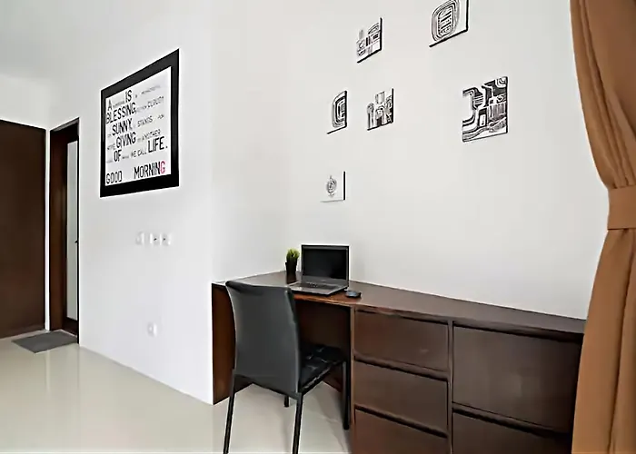 Astarta , Canggu, 5 Mins To Berawa Newly Renovated Villa