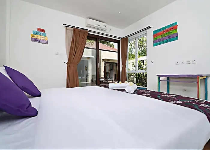 Astarta , Canggu, 5 Mins To Berawa Newly Renovated